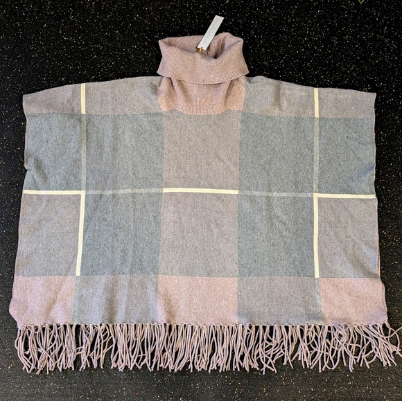 House Of Harlow 1960 Poncho Gray Lilac Knit Turtle Neck One Size Fringe NWT - Picture 1 of 4